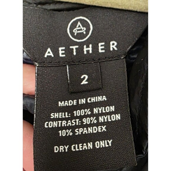 Aether Men’s Windbreaker Size Medium Lightweight Navy Blue Zip Pockets - Picture 6 of 12